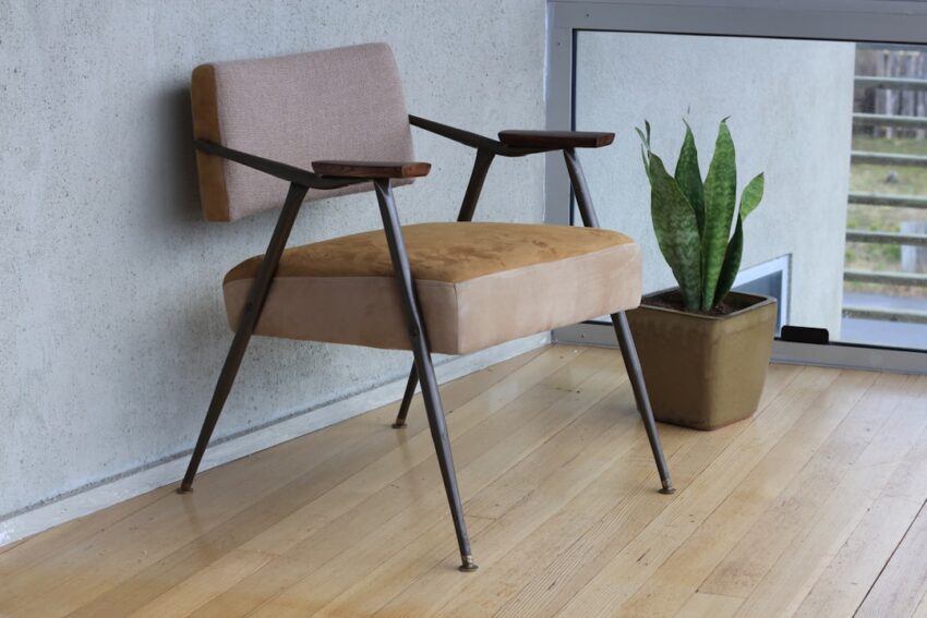 furniture-640x480-90812189.jpeg