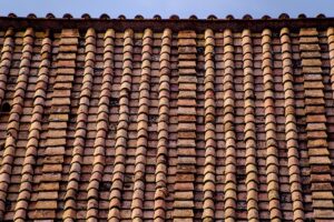 roofing-roofer-640x480-70136944.jpeg