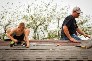 roofing-roofer-640x480-52236399.jpeg