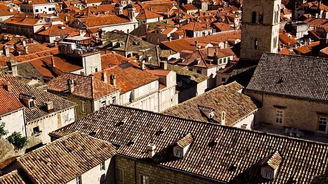 Tailored Roofing Solutions for Houston’s Climate by Expert Local Roofers