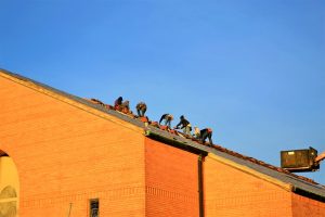 roofing-roofer-640x480-50050704.jpeg