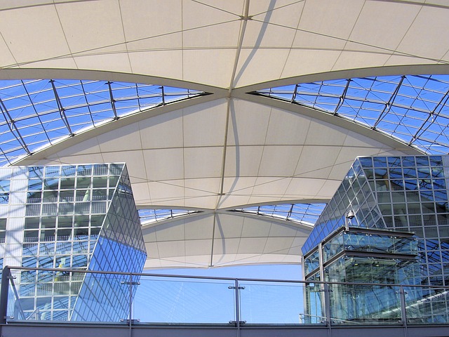 roofing-roofer-640x480-41033035.jpeg