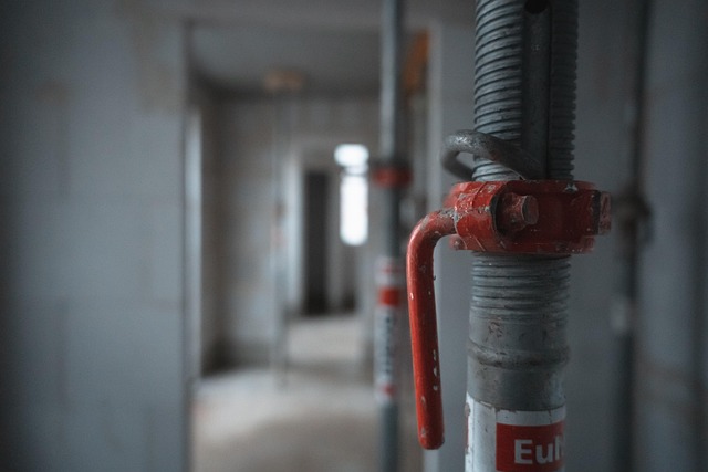 construction-handyman-640x480-67878563.jpeg
