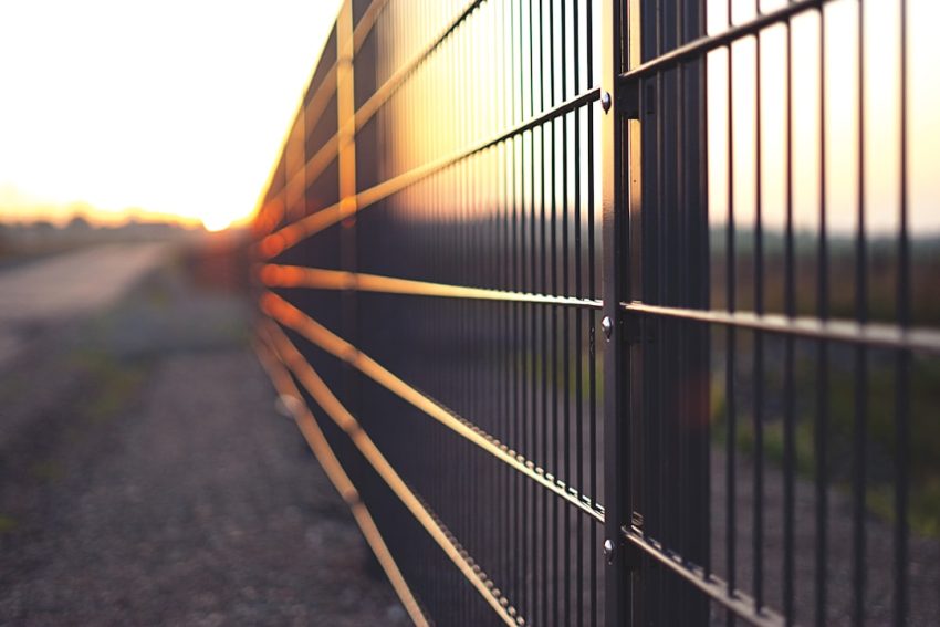 fences-640x480-30718728.jpeg