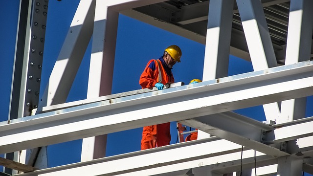 construction-handyman-640x480-61290102.jpeg