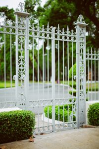 fences-640x480-95030235.jpeg