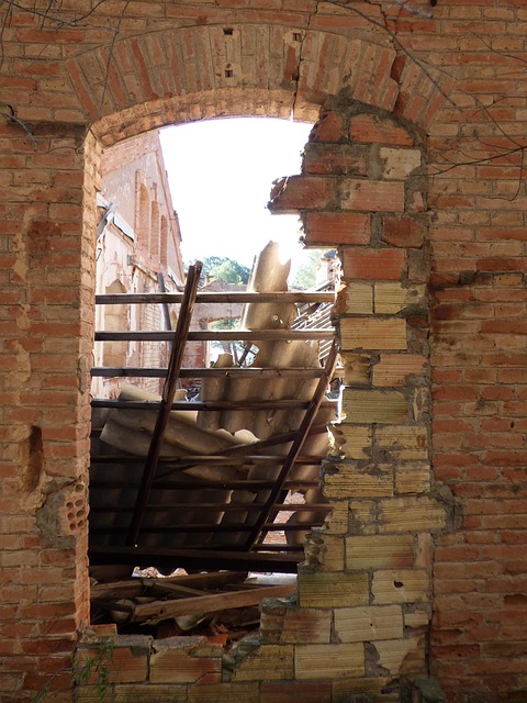 roofing-roofer-640x480-72856713.jpeg