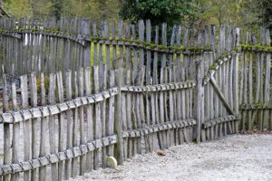 fence-fences-640x480-43620921.jpeg