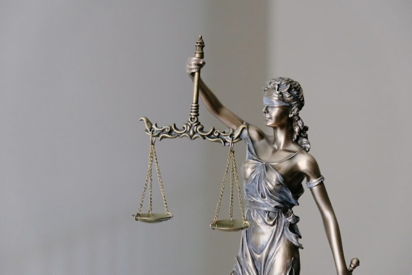 law-640x480-60934394.jpeg