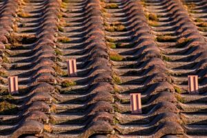 roofing-roofer-640x480-71216445.jpeg
