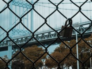 fence-640x480-57478765.jpeg