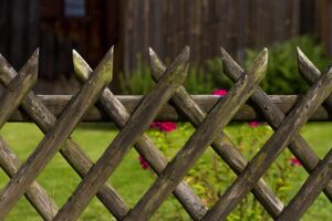 fence-640x480-61787249.jpeg