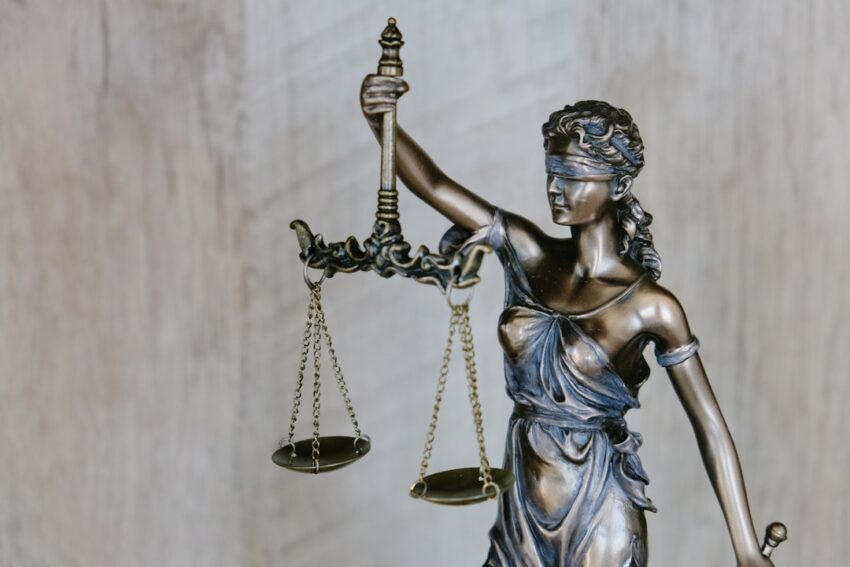 legal-640x480-88308787.jpeg