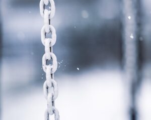 chain-link-fence-640x480-85118097.jpeg