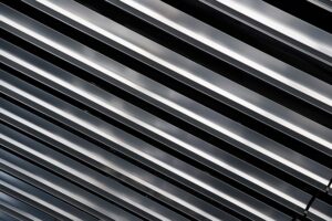 repairing-fence-panels-640x480-98959917.jpeg