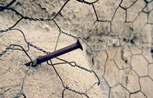 rusted-fence-640x480-8583542.jpeg